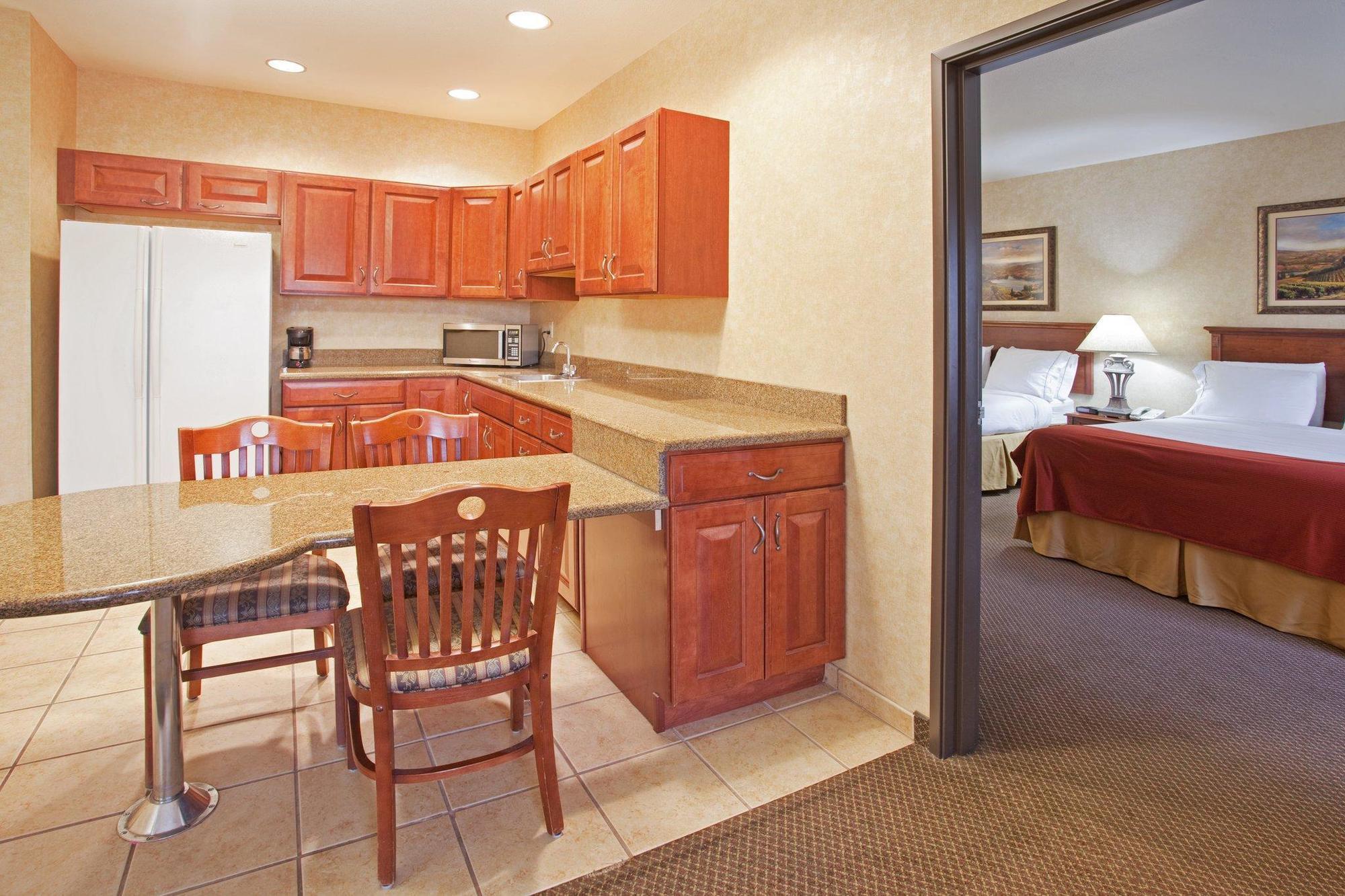 Holiday Inn Express Hotel & Suites Barstow By Ihg Exterior photo